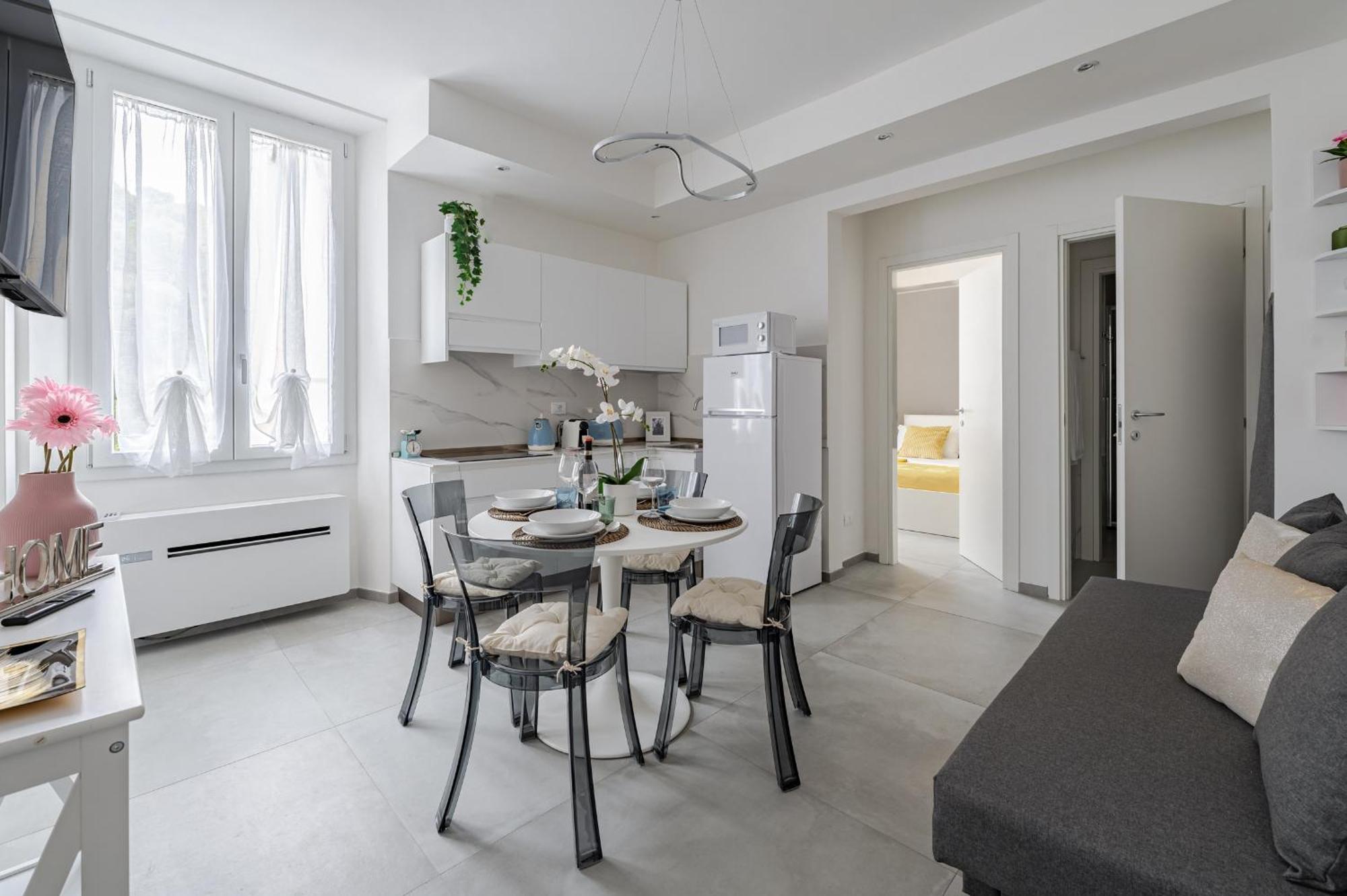 Via Ponte Alle Mosse, 19 - Florence Charming Apartments - A Chic, Newly Renovated Apartment Near Tram Leopolda, A Few Min From Downtown Luaran gambar