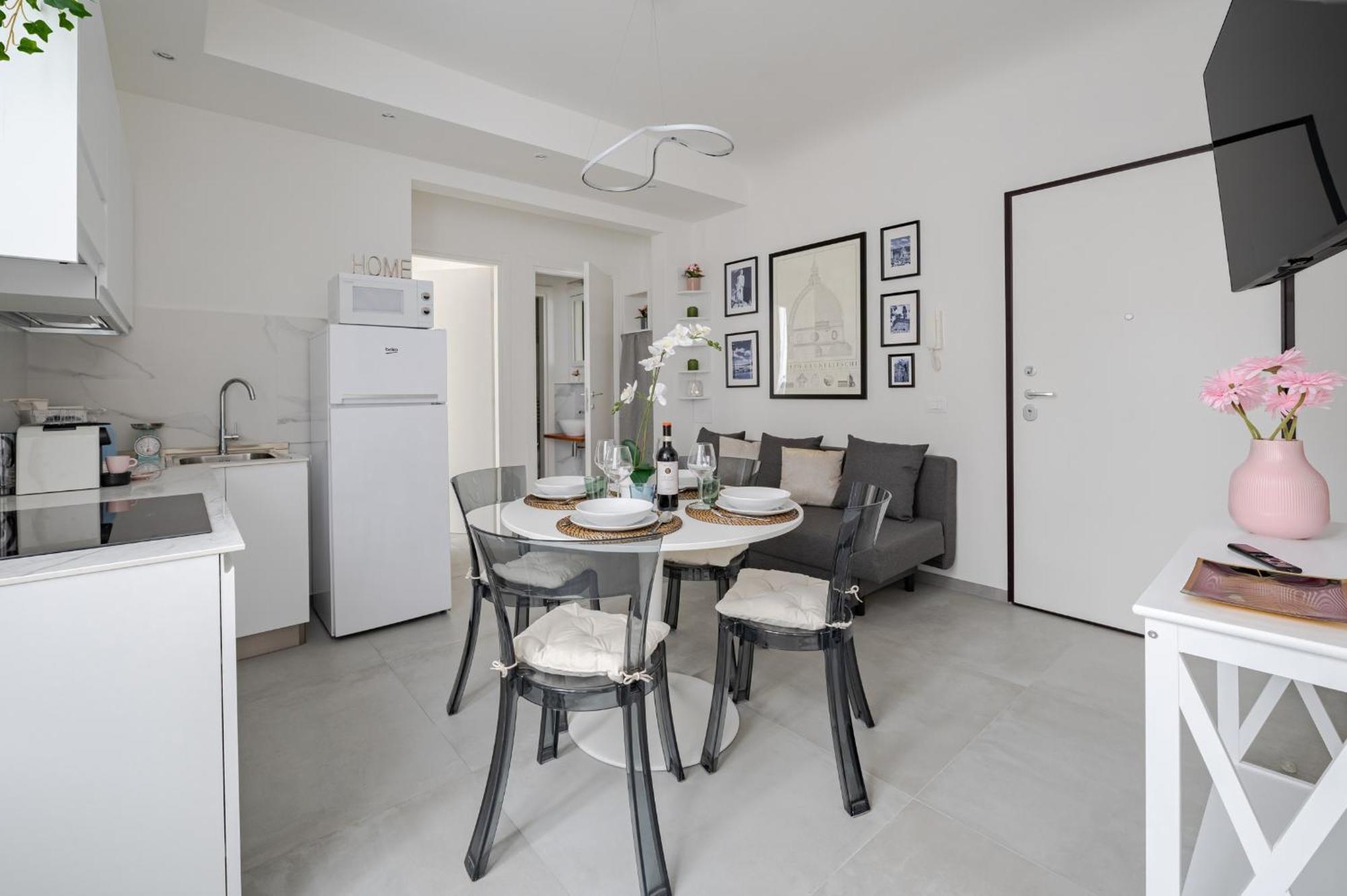 Via Ponte Alle Mosse, 19 - Florence Charming Apartments - A Chic, Newly Renovated Apartment Near Tram Leopolda, A Few Min From Downtown Luaran gambar
