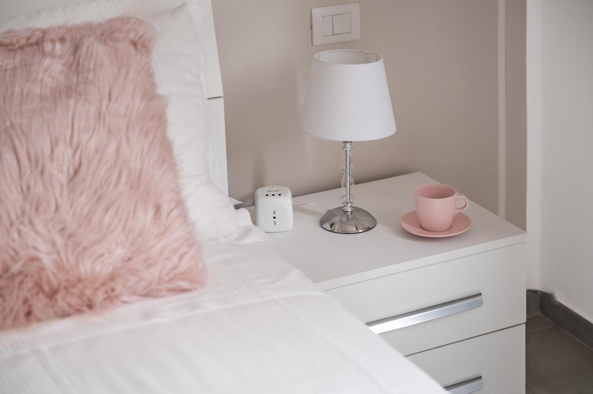 Via Ponte Alle Mosse, 19 - Florence Charming Apartments - A Chic, Newly Renovated Apartment Near Tram Leopolda, A Few Min From Downtown Luaran gambar